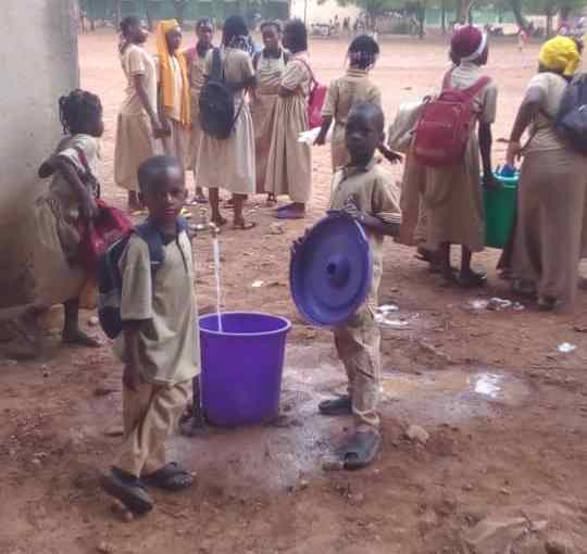 ” A riveder le stelle – Odv per l’Africa” INTERVENTO IN MALI – Città di Bougoni (Ecole des Sants Martyrs de L’Ouganda) – Fornitura di acqua&nbsp;potabile