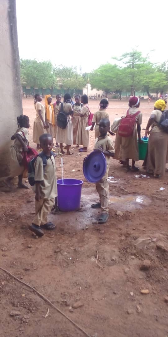 ” A riveder le stelle – Odv per l’Africa” INTERVENTO IN MALI – Città di Bougoni (Ecole des Sants Martyrs de L’Ouganda) – Fornitura di acqua&nbsp;potabile